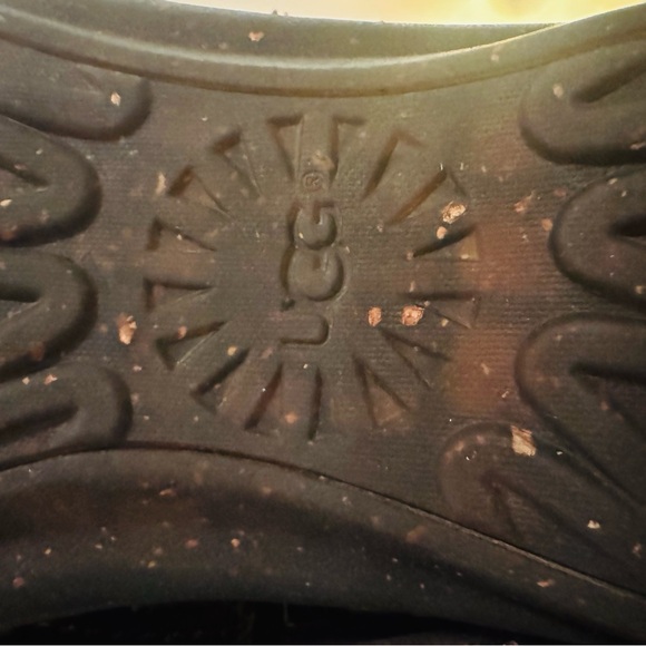 Uggs Boots size 7 - Picture 12 of 14
